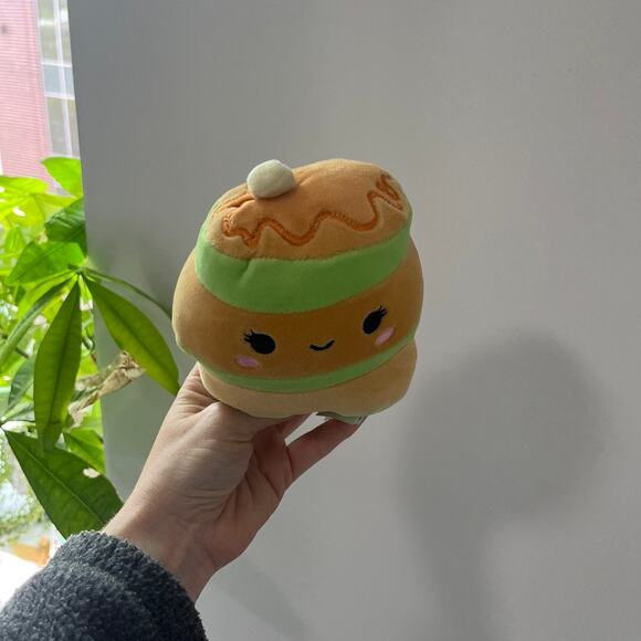 Squishmallows Hermine Pancake Brunch Mystery Squad Plushie - Picture 2 of 3